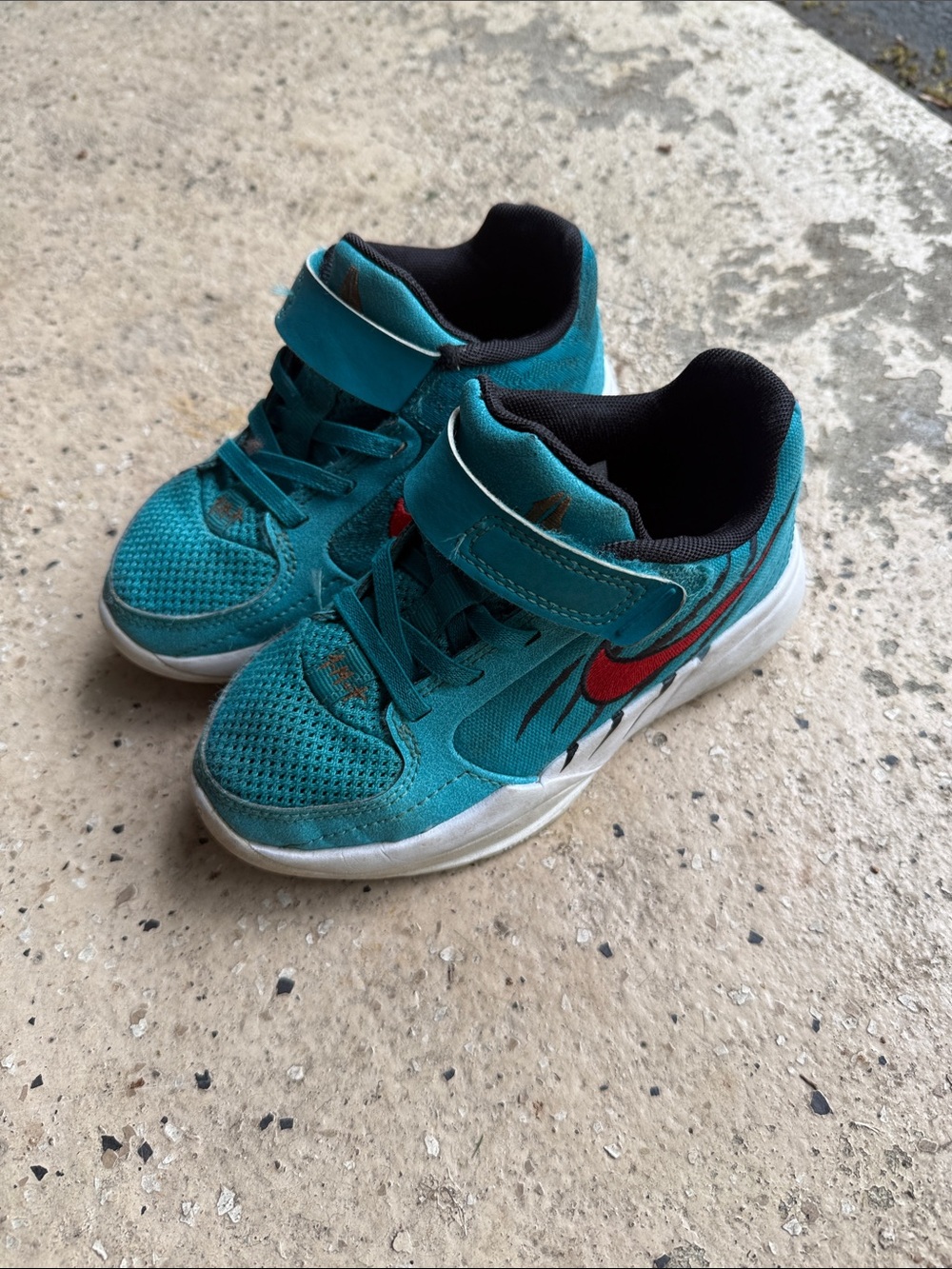 Nike Teal Kids Sneakers with Red Swoosh